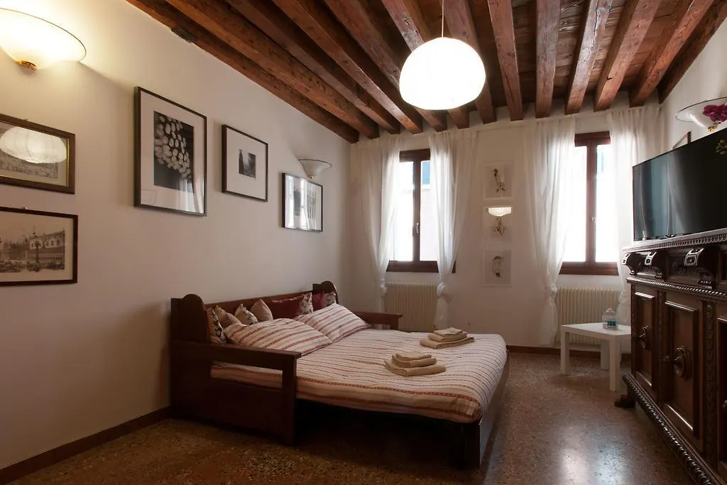 Ve-Nice Suite Giuffa C4834 Venezia 0*,  Italia