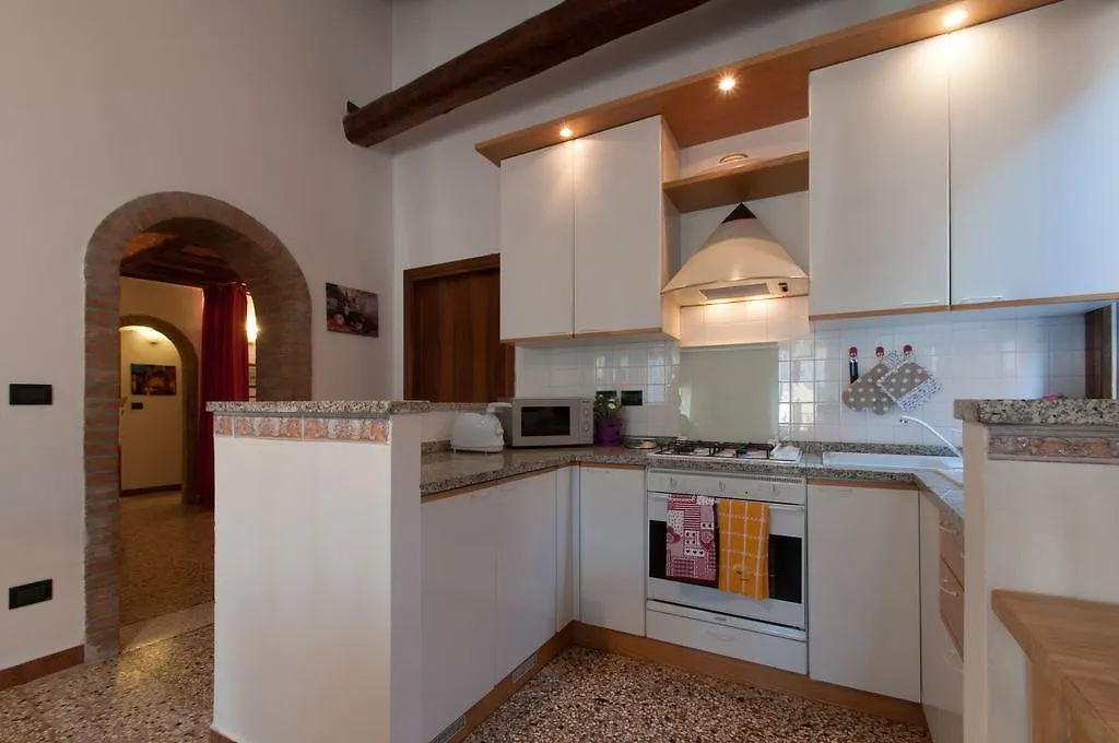 Ve-Nice Suite Giuffa C4834