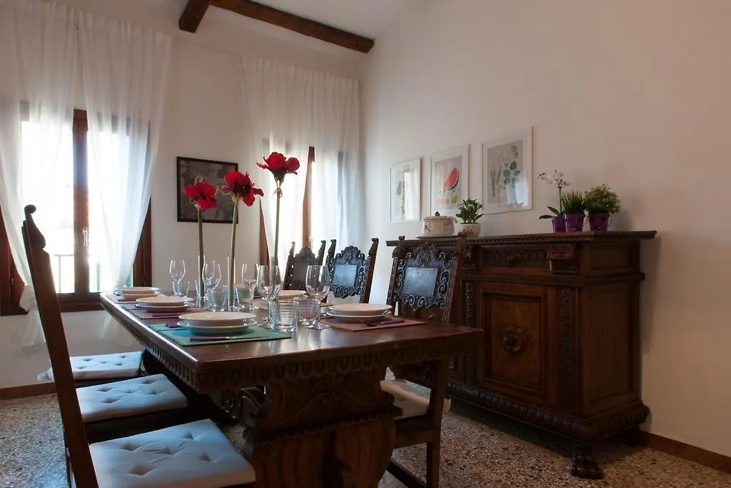 Ve-Nice Suite Giuffa C4834 Venice
